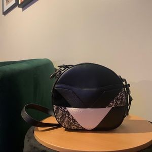 coach canteen bag, black and white